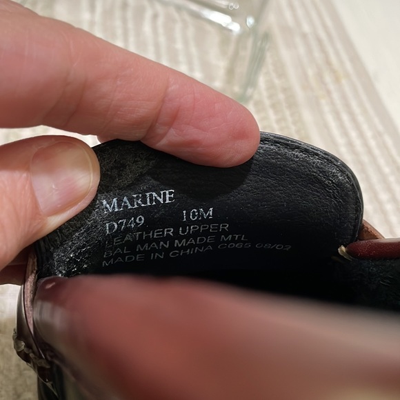 Bass Marine two-tone leather tassel loafers in like new condition. Women's 10. - Picture 14 of 14